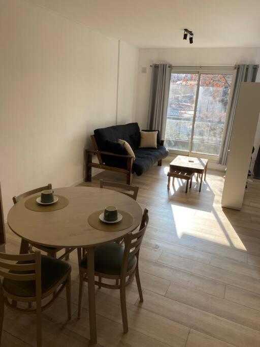 Monoambiente Luminoso Y Moderno - A 4 Cuadras Del Movistar Arena Apartment - Buenos Aires — Fotos 1